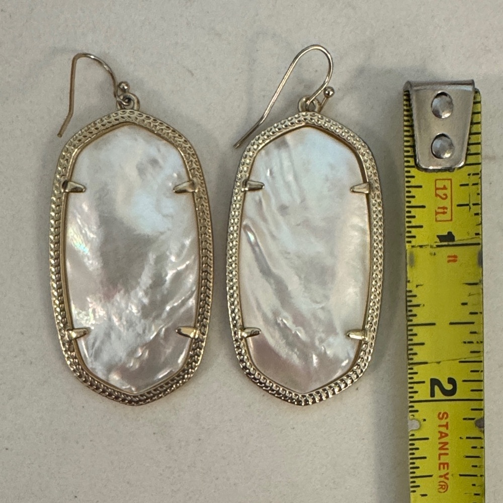 Kendra Scott “Elle” Gold and Cream Dangle Earrings - Picture 3 of 6